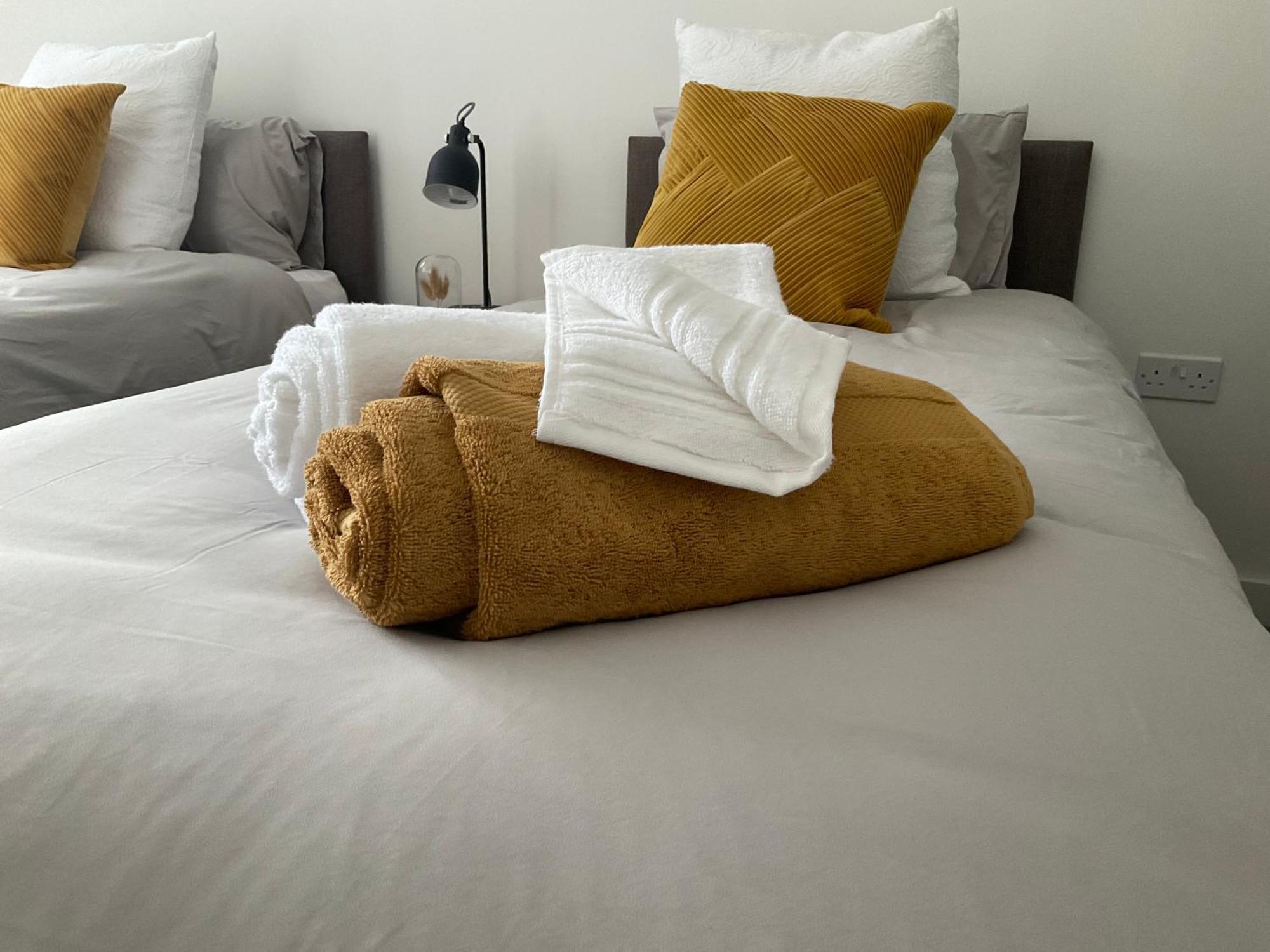 The Parkes A Stylish 3Br House, 5 Mins From Central Birmingham Close To The Edgbaston Stadium, The Hippodrome, Uob, Aston And Bcu, China Town, Kings Heath Bhx Airport And Much More エクステリア 写真