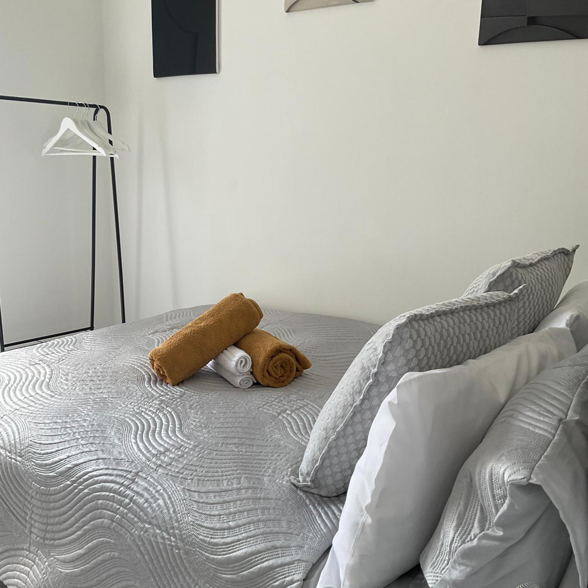 The Parkes A Stylish 3Br House, 5 Mins From Central Birmingham Close To The Edgbaston Stadium, The Hippodrome, Uob, Aston And Bcu, China Town, Kings Heath Bhx Airport And Much More エクステリア 写真